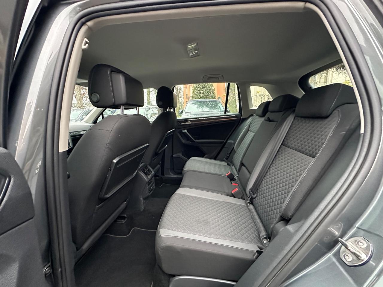 Volkswagen Tiguan 2.0 TDI SCR DSG Advanced BlueMotion Technology R-line