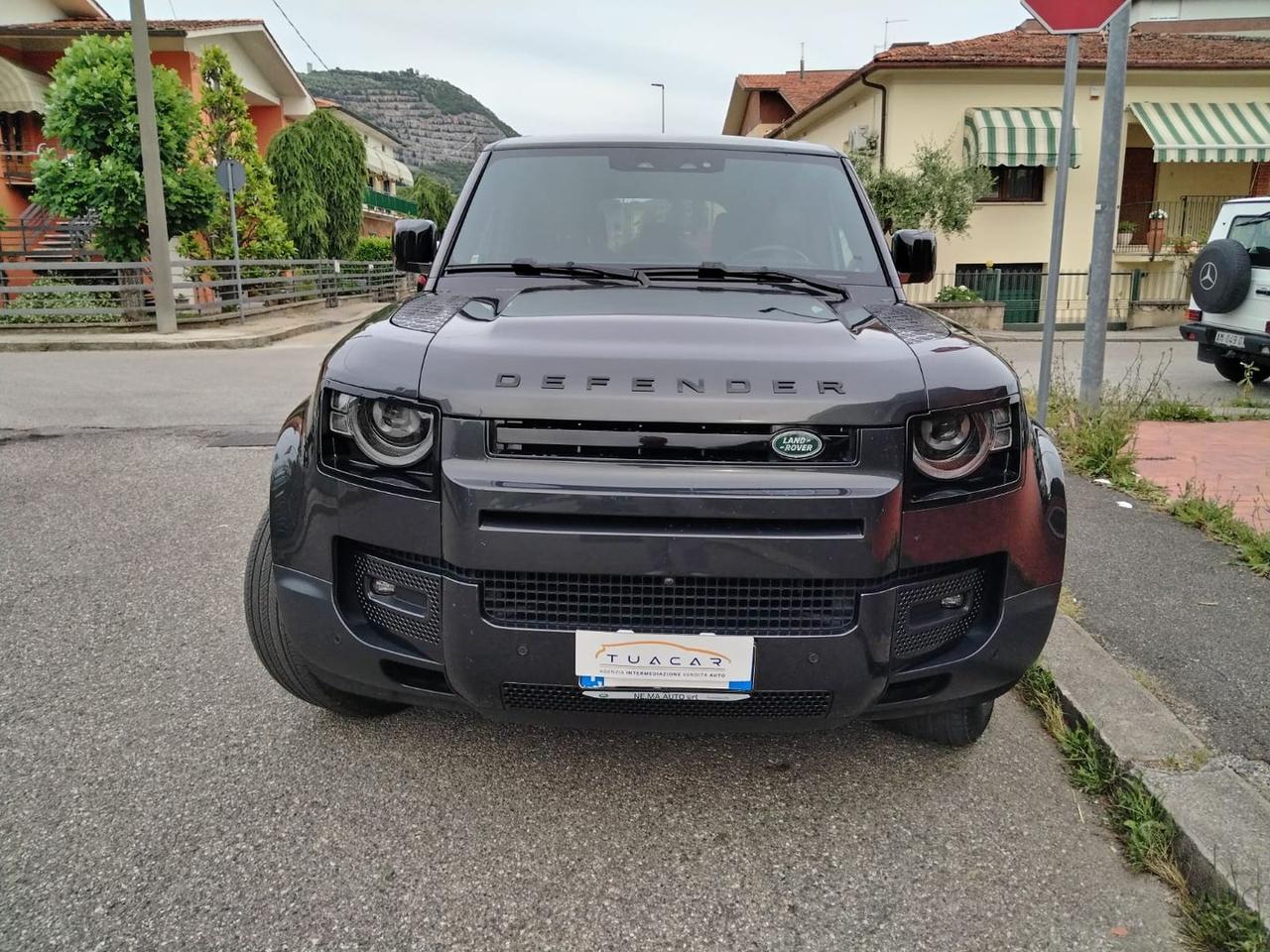 Land Rover Defender SE D 200 MHEV