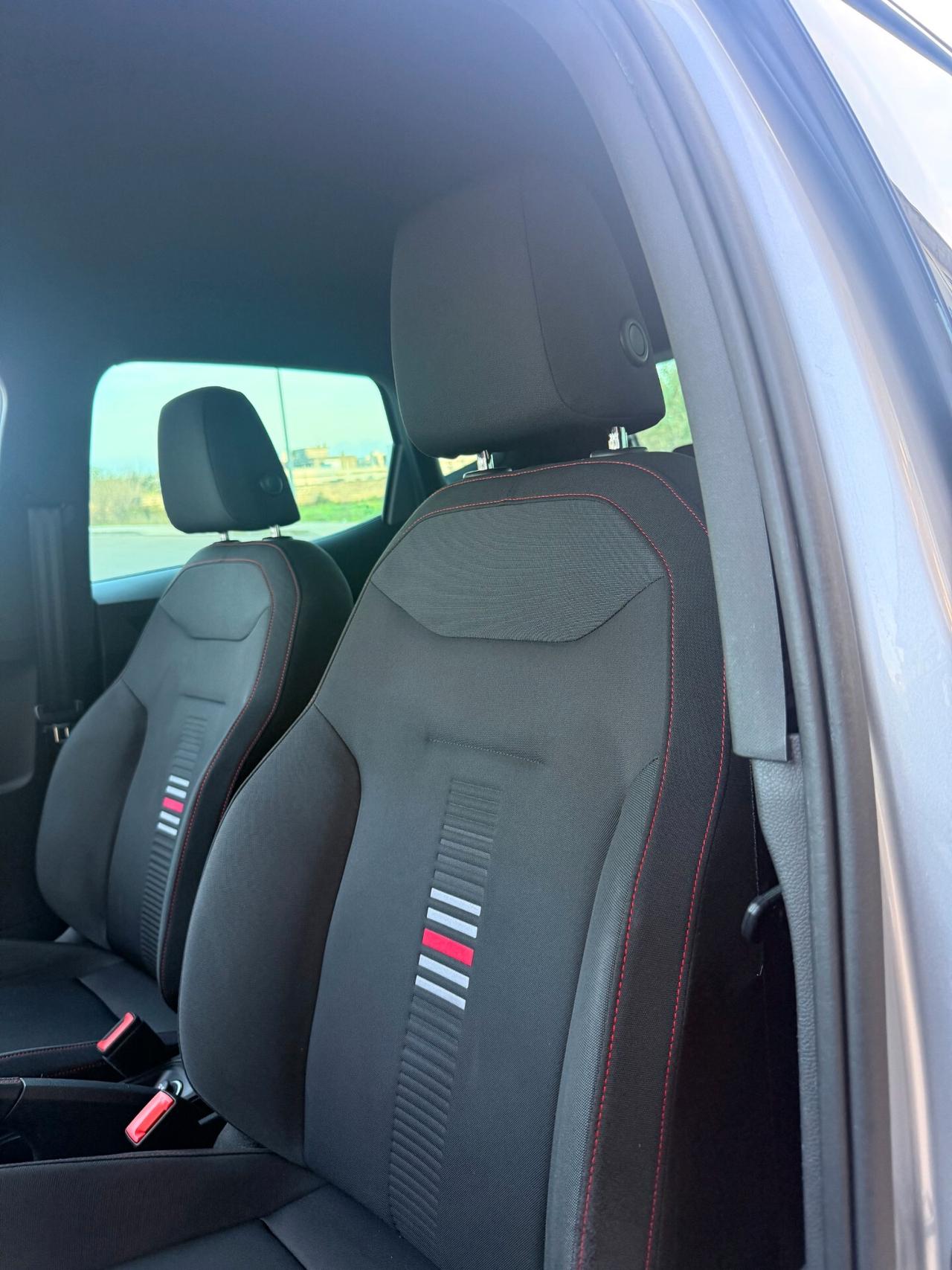 Seat Arona 1.0 TGI FR BENZINA/METANO DI SERIE, CON APPLE CARPLAY,ANDROID AUTO,TELECAMERA,NAVI,FULL LED