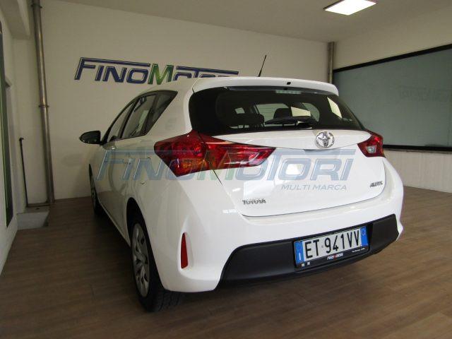 TOYOTA Auris 1.3i 100 CV 5 porte