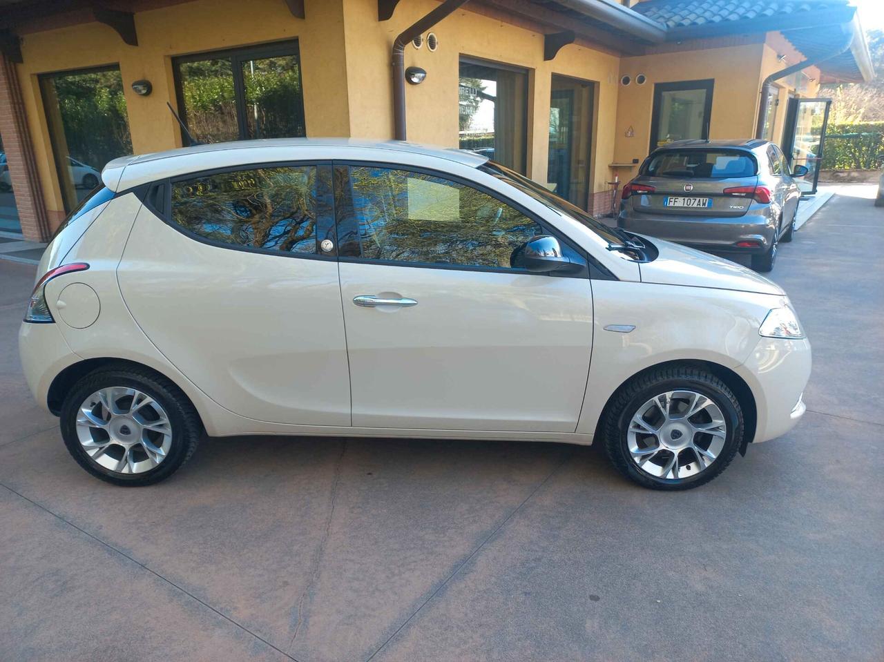 Lancia Ypsilon 1.2 69 CV 5 porte Opening Edition