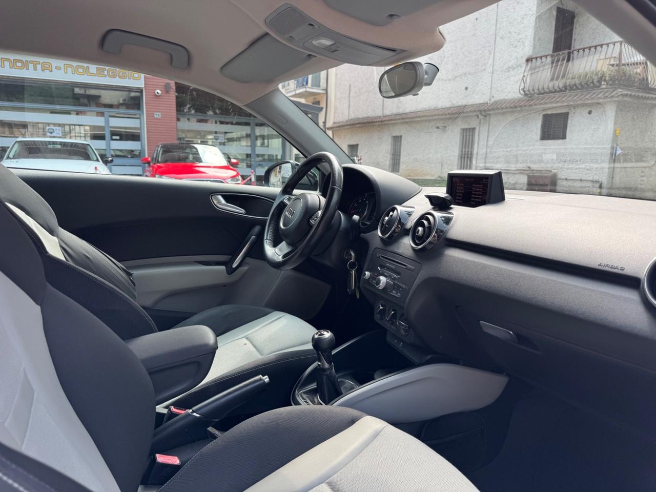 Audi A1 1.2 TFSI Ambition TAGLIANDATA - OK NEOPATENTATI