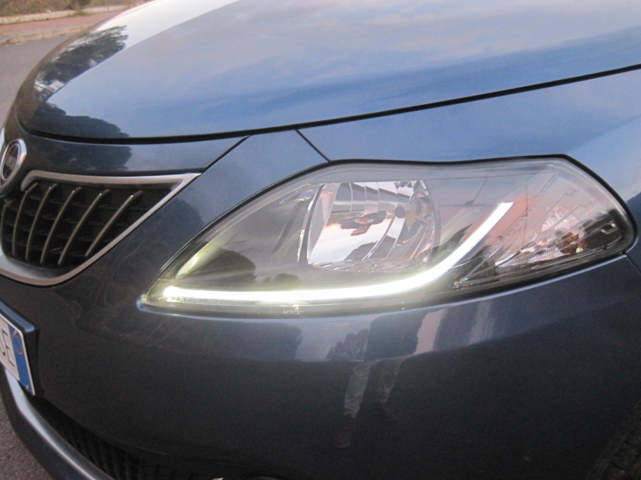 Lancia Ypsilon 1.0 FireFly 5 porte S&S Hybrid Platino