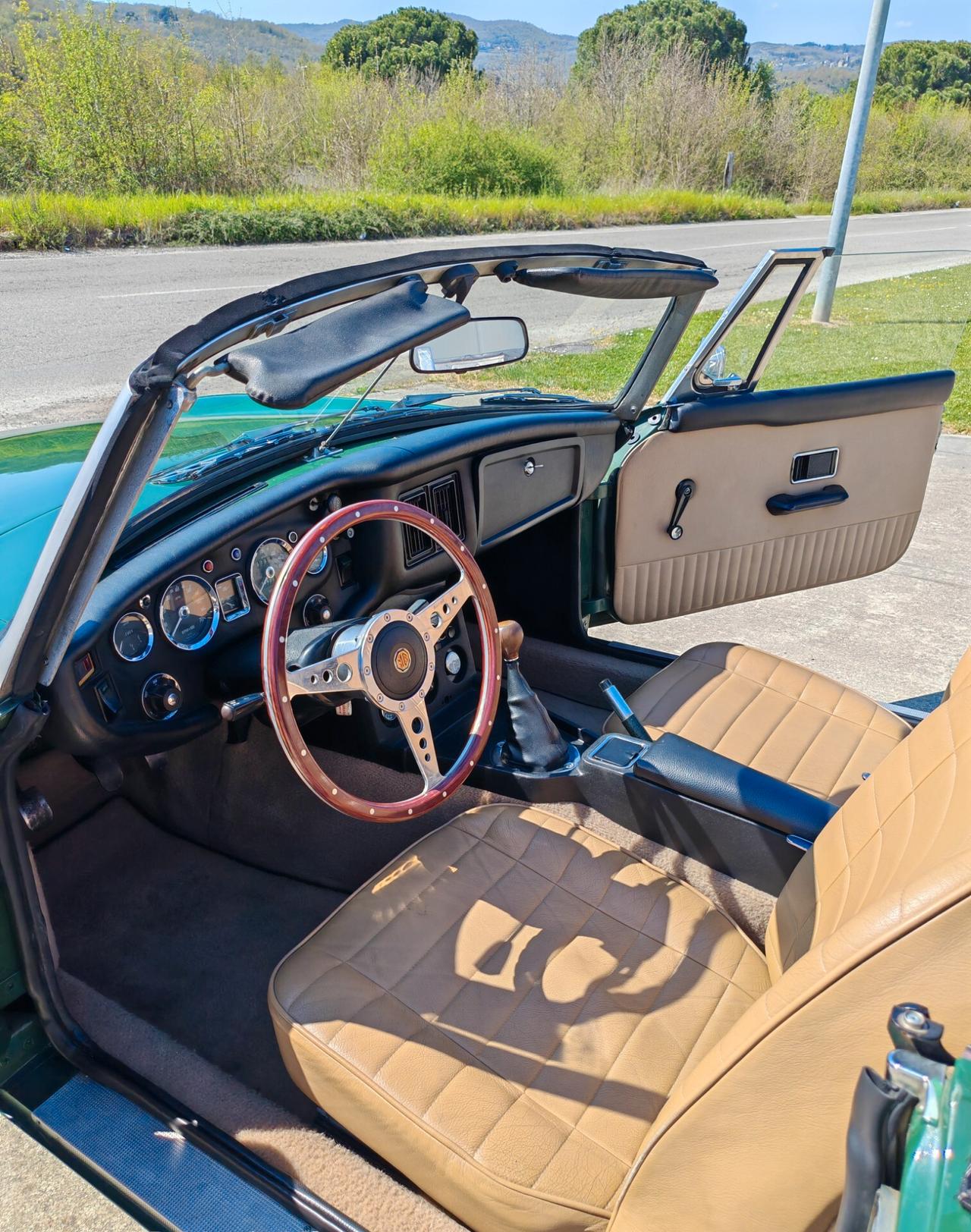 MG B Roadster (RESTAURO TOTALE)