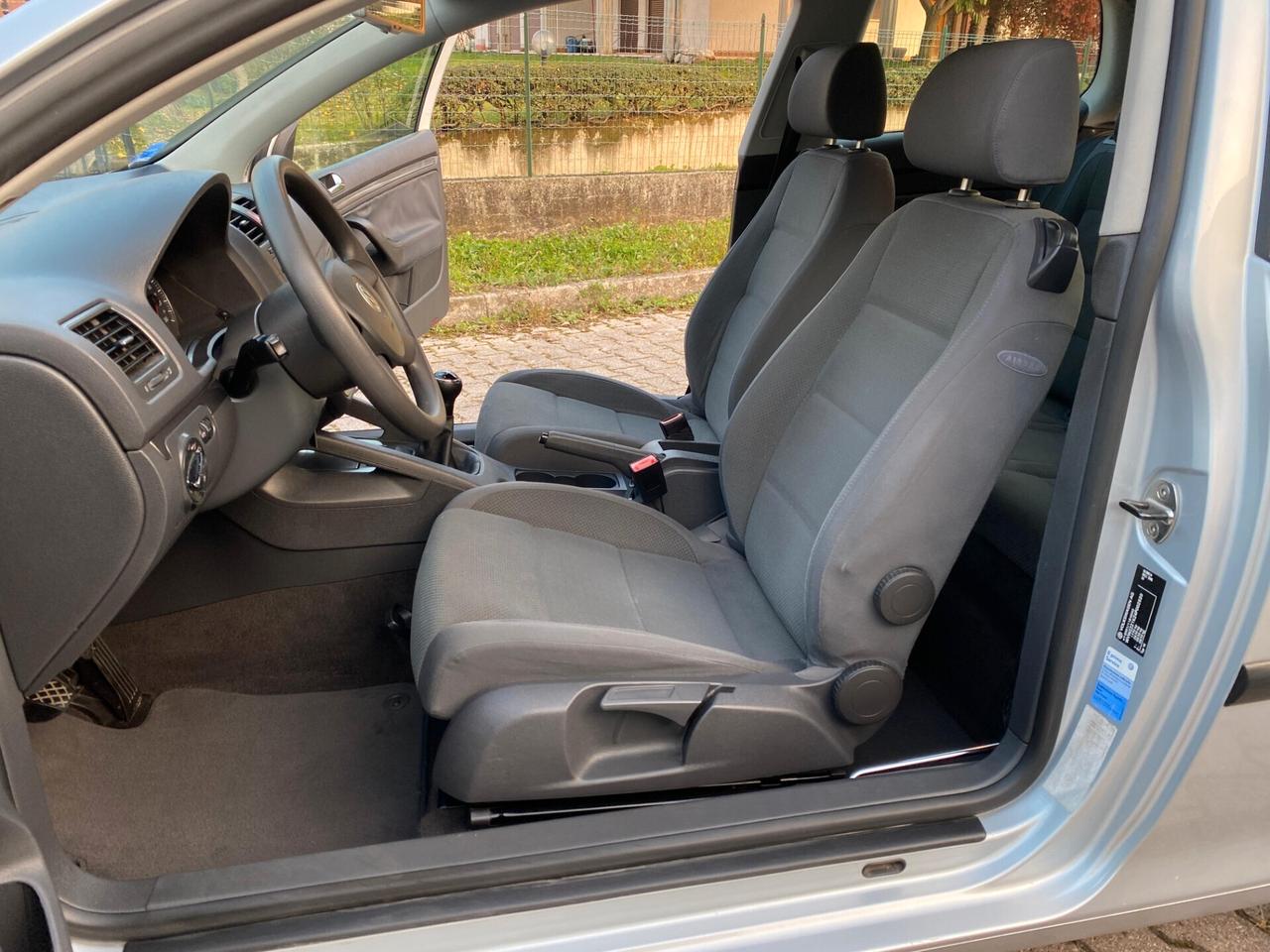 Volkswagen Golf 5 1.6 FSI Sportline 87.000Km