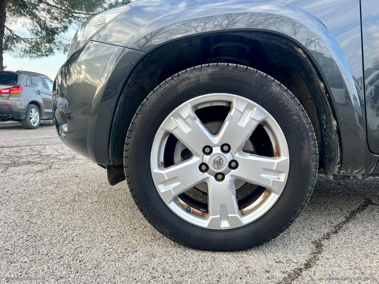 TOYOTA RAV4 2.2 D-4D 177 CV Luxury