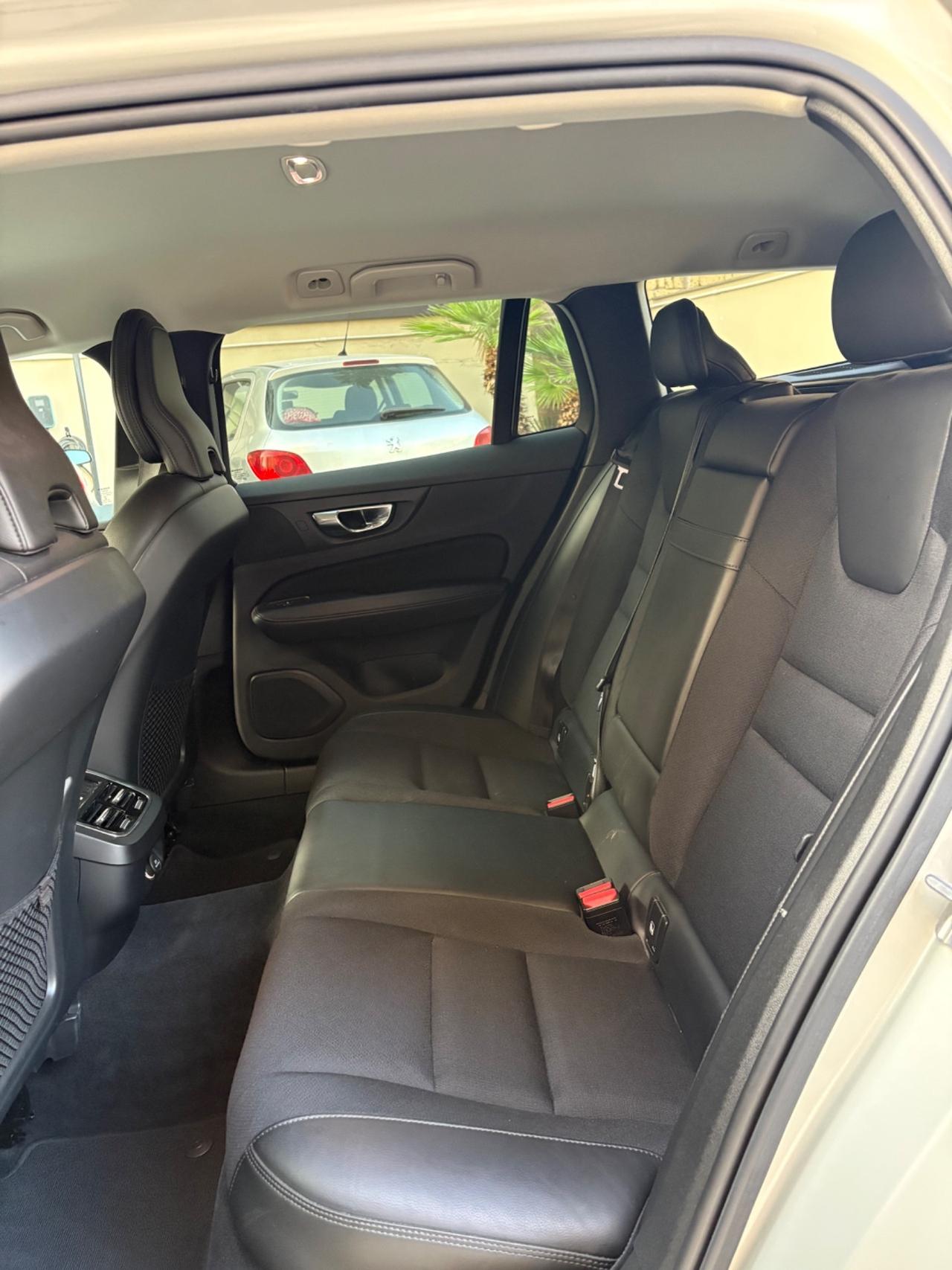 Volvo V60 D4 190cv virtual cockpit automatico