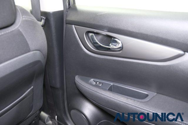 NISSAN Qashqai 1.2 DIG-T N-CONNECTA NEOPATENTATI TETTO PANORAMA