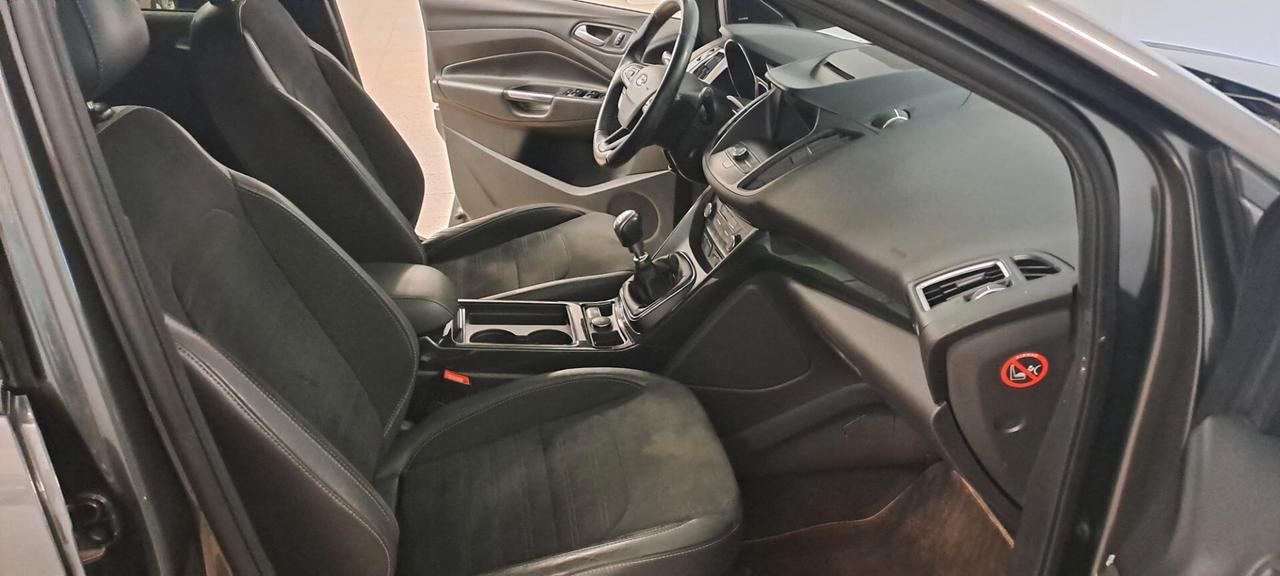 Ford Kuga 1.5 TDCI 120 CV 2WD ST-Line