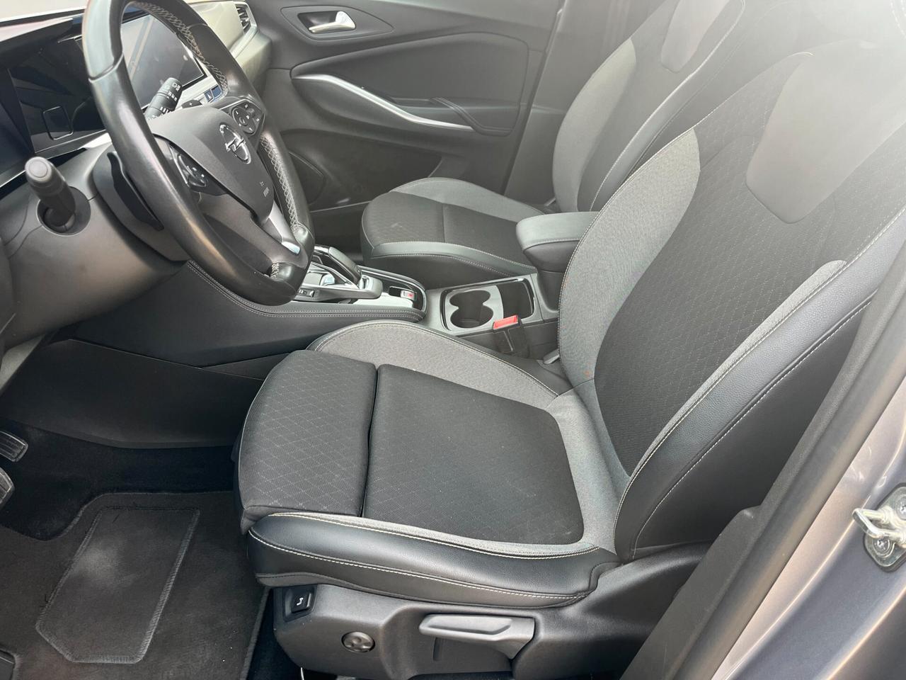 Opel Grandland 1.5 diesel AT8 130 cv Business Elegance