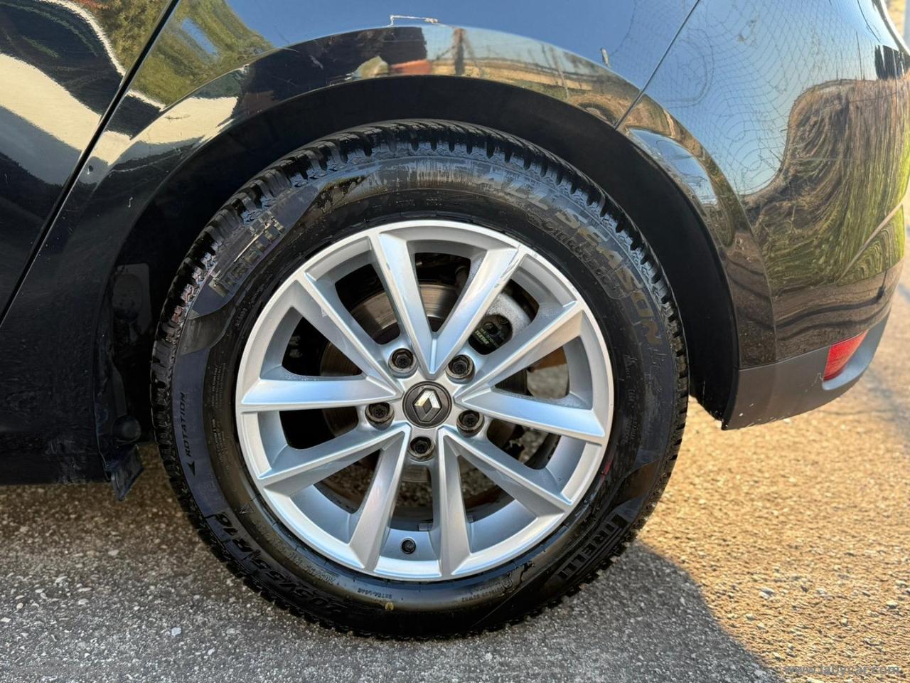 RENAULT Mégane dCi 8V 110 CV EDC Energy Bose