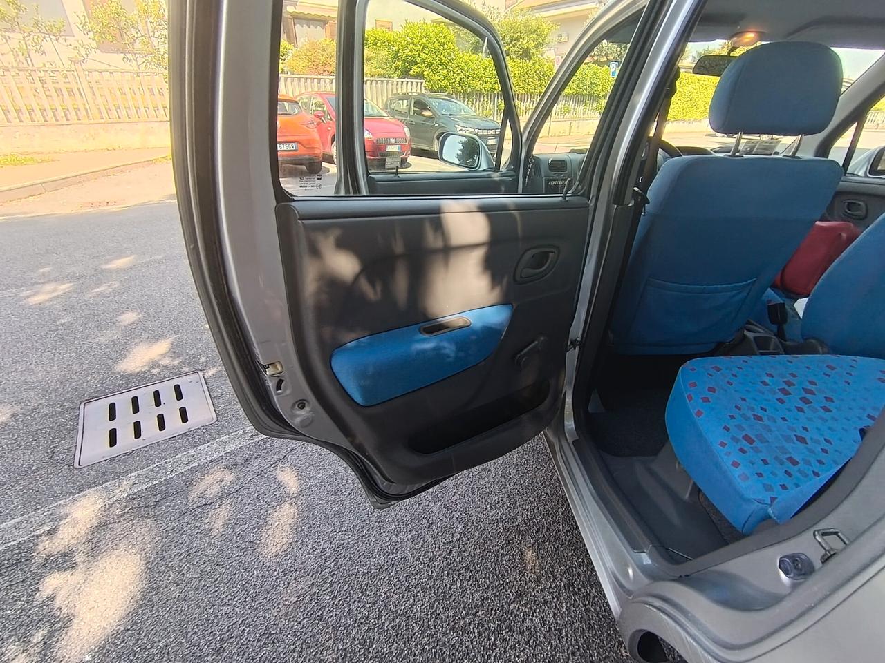 Opel Agila 1.2 16V Comfort