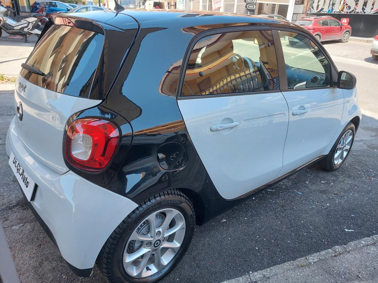 Smart ForFour 70 1.0 Youngster