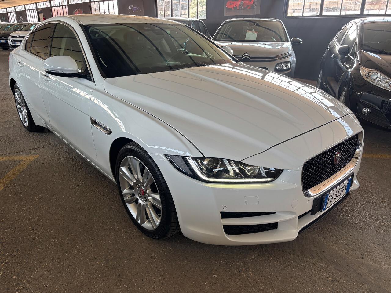 Jaguar XE 2.0 D Turbo 180CV aut. Prestige Business Edition