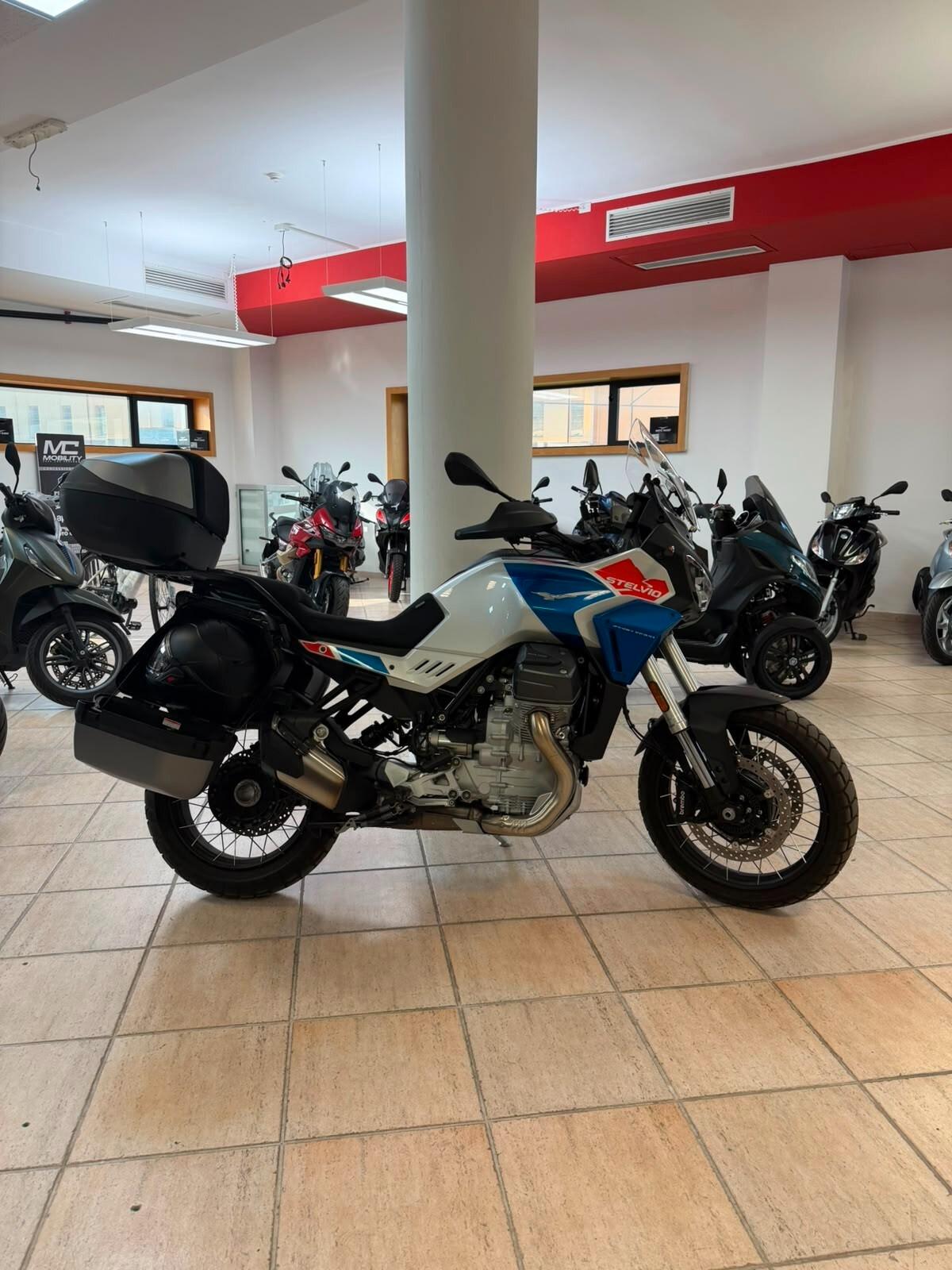 Moto Guzzi Stelvio DUECENTO TRIBUTO DEMO AZIENDALE