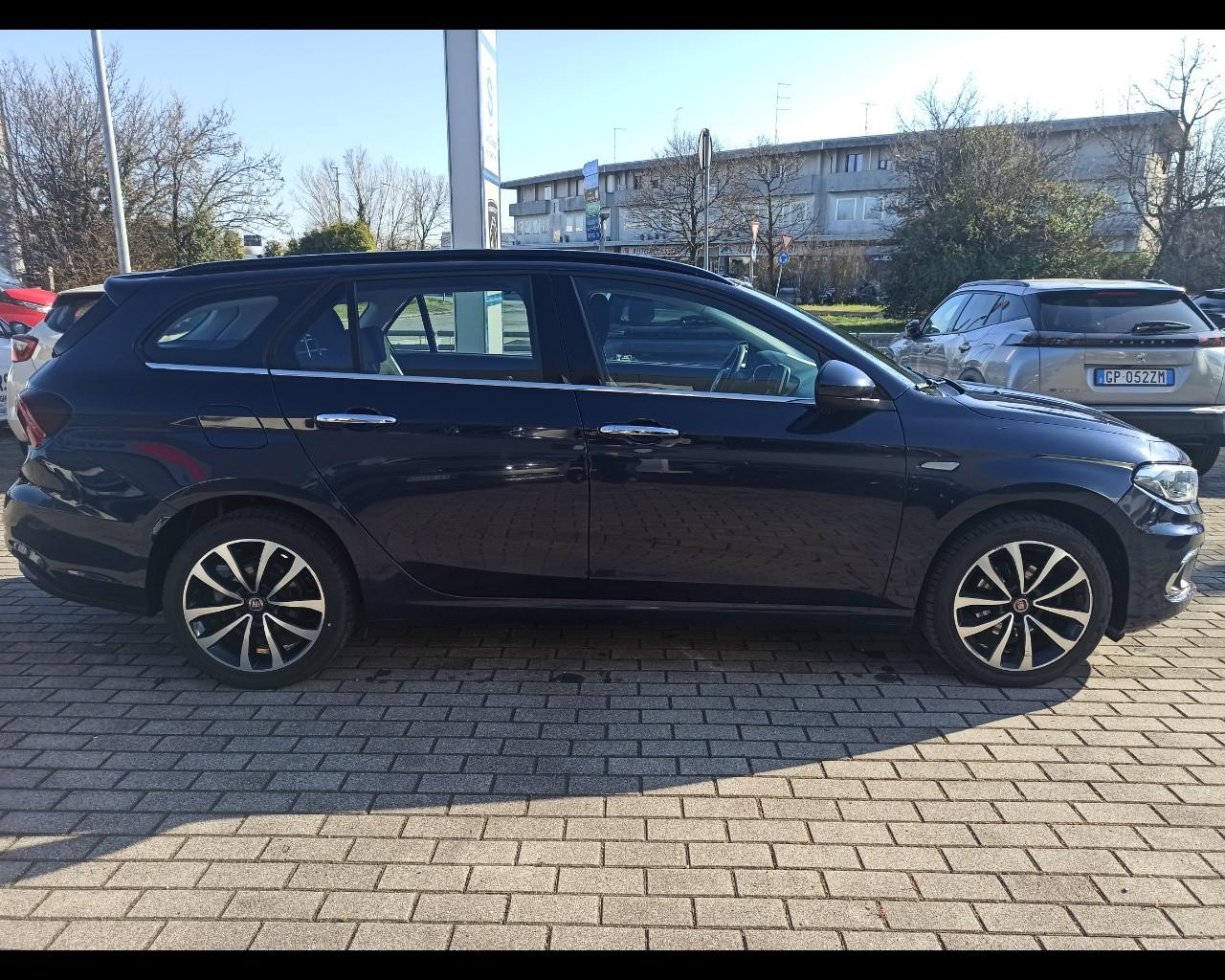 FIAT Tipo (2015-->) - Tipo 1.6 Mjt S&S SW Easy