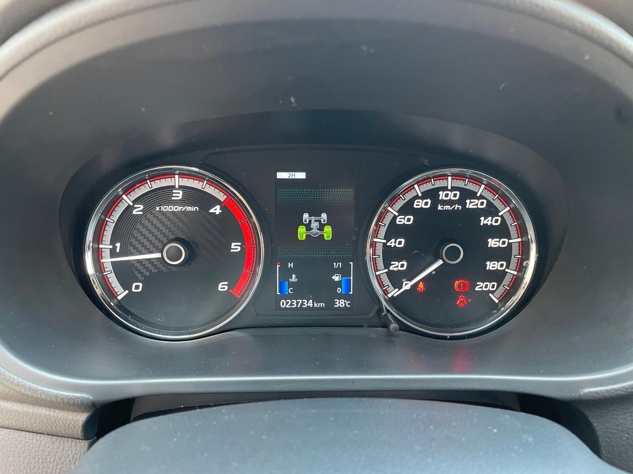 Mitsubishi L200 2.3 D Club Cab 4x4 Easy Select Invite Connect
