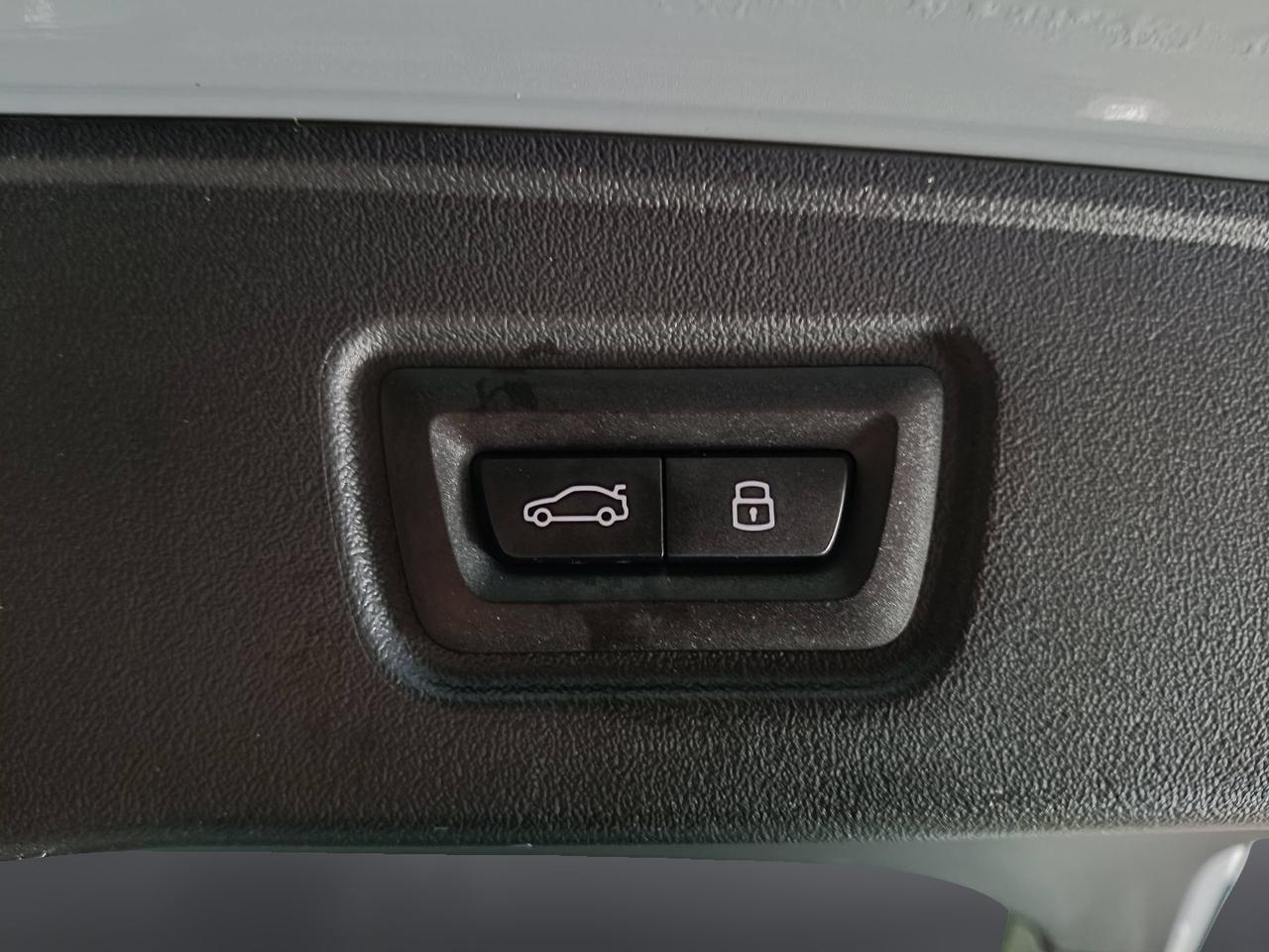 BMW Serie 5 G61 2024 Touring - 520d Touring 48V xdrive MSport Pro auto