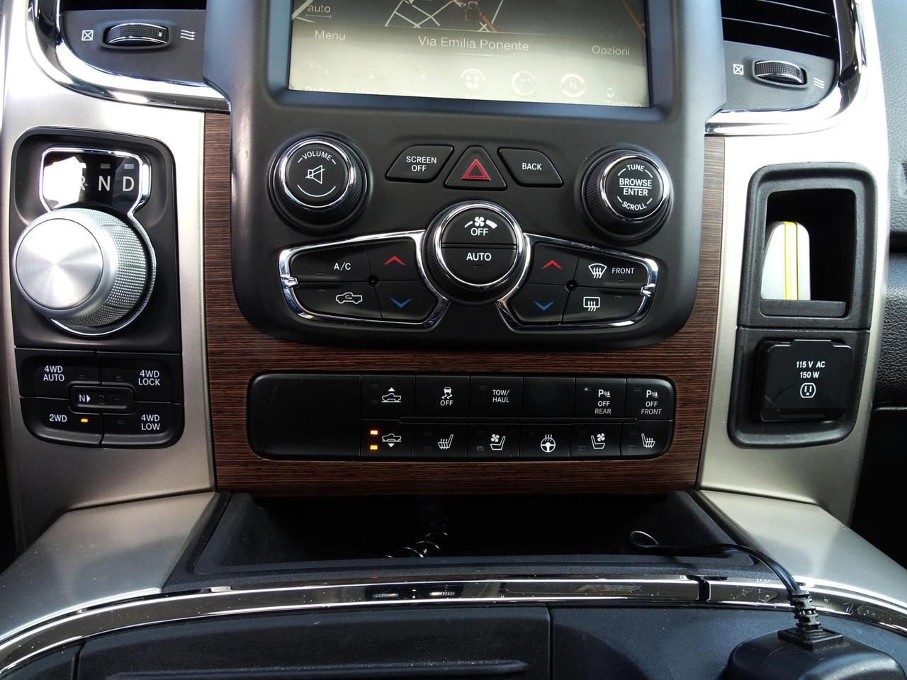 Dodge RAM 1500 AWD 5.7L V8 401CV LARAMIE AUTOCARRO