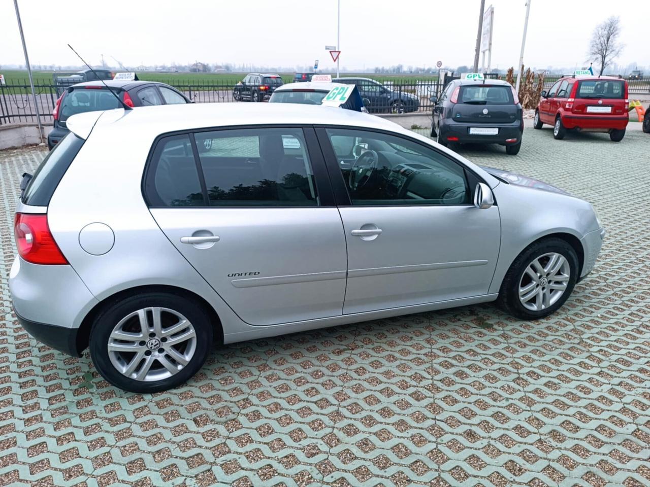 Volkswagen Golf 5 1.6 GPL 5p.
