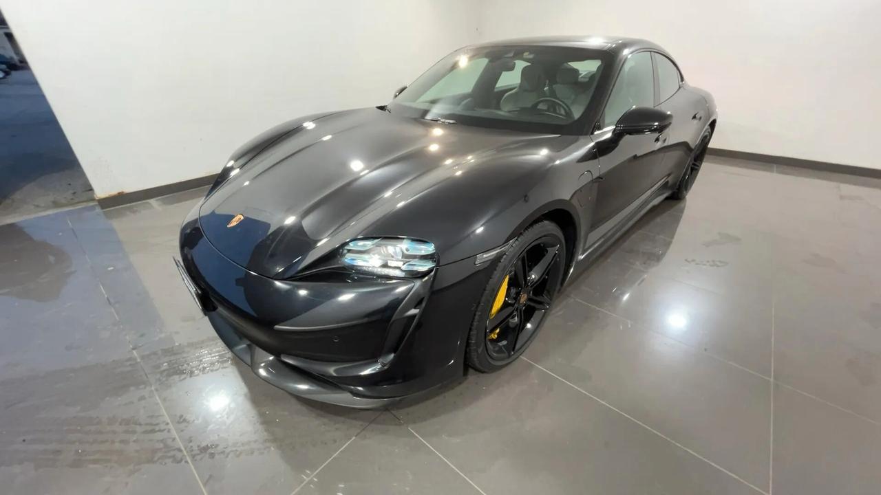 Porsche Taycan Turbo S NESSUN VINCOLO FINANZIARIO
