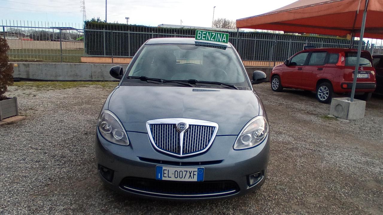 Lancia Ypsilon 1.2 69 CV Unyca 3p Adatta a Neopatentati