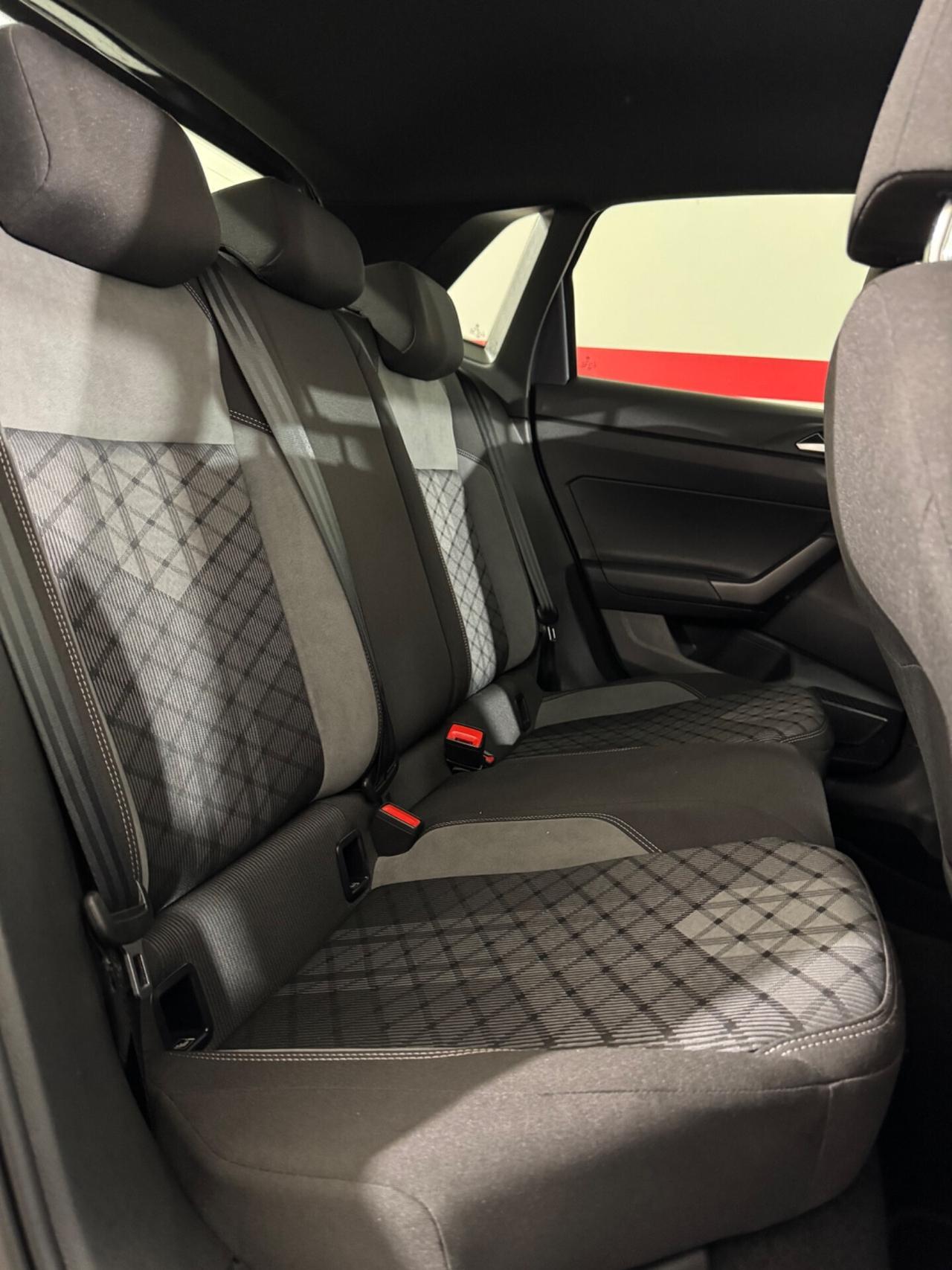 Volkswagen Polo 1.0 TSI DSG R-Line*SOLO 28.000 KM*