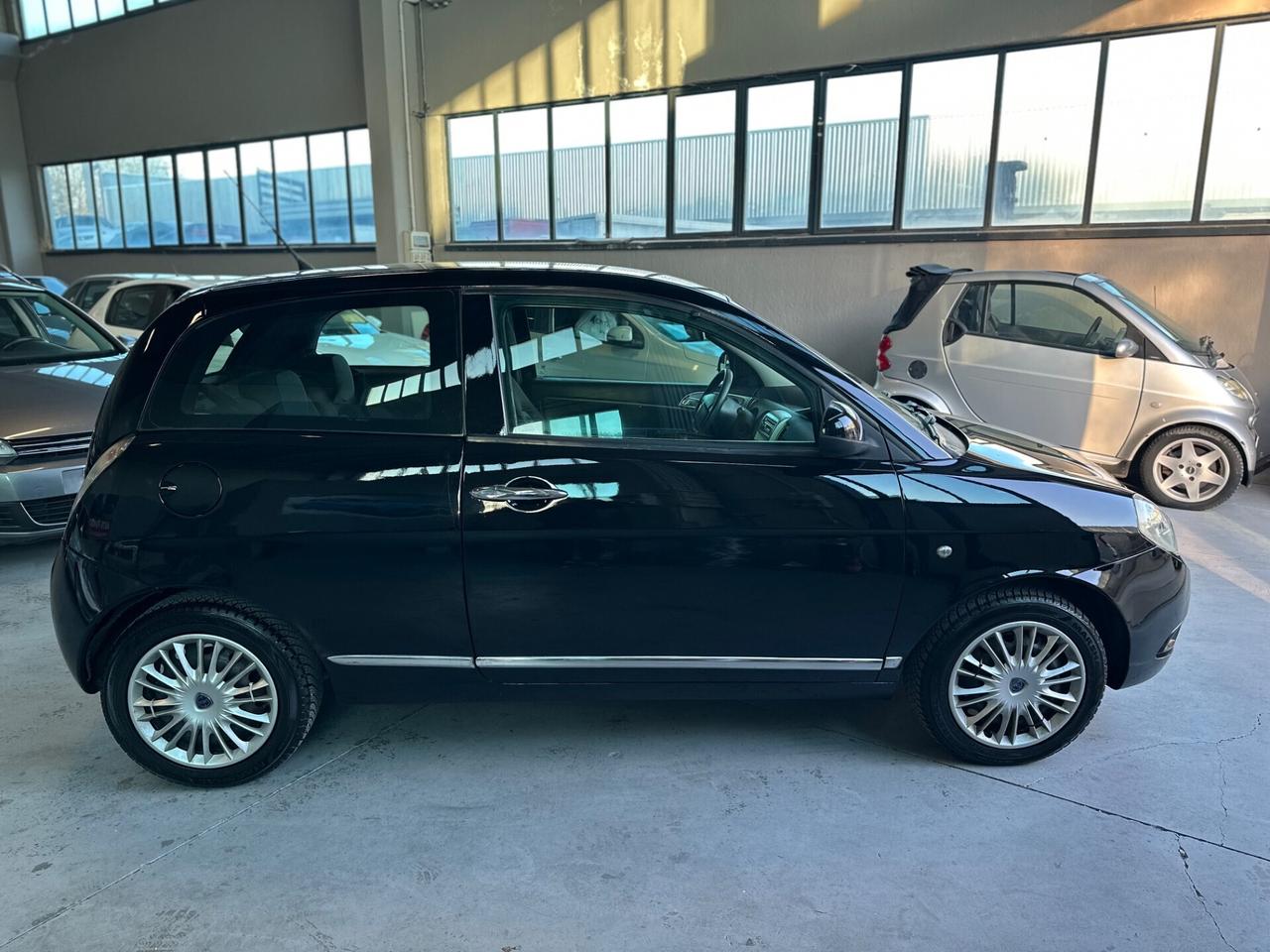 Lancia Ypsilon 1.4 Argento