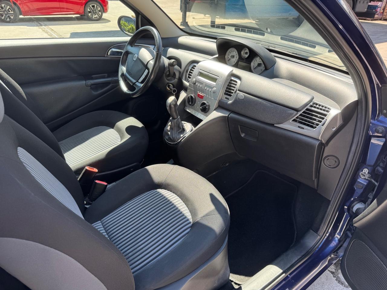 Lancia Ypsilon 1.3 MJT 75 CV PER COMMERCIANTI