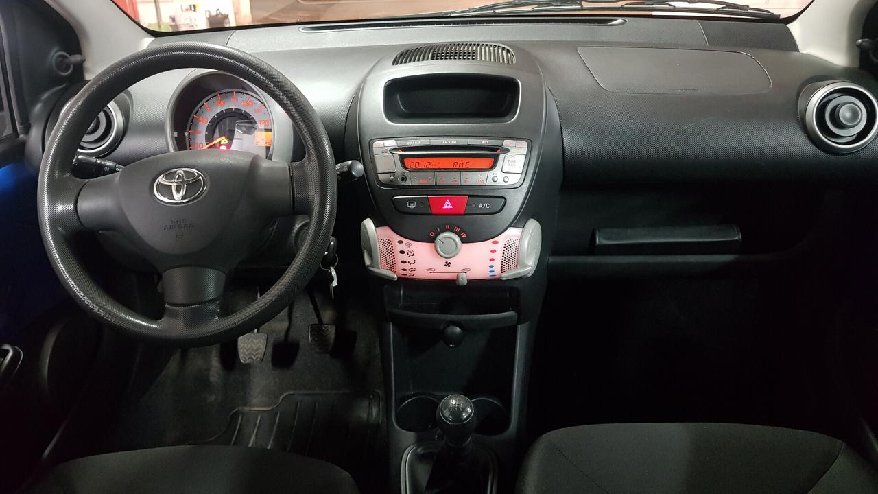 TOYOTA AYGO 1.0 5P LOUNGE CONNECT 08/2012