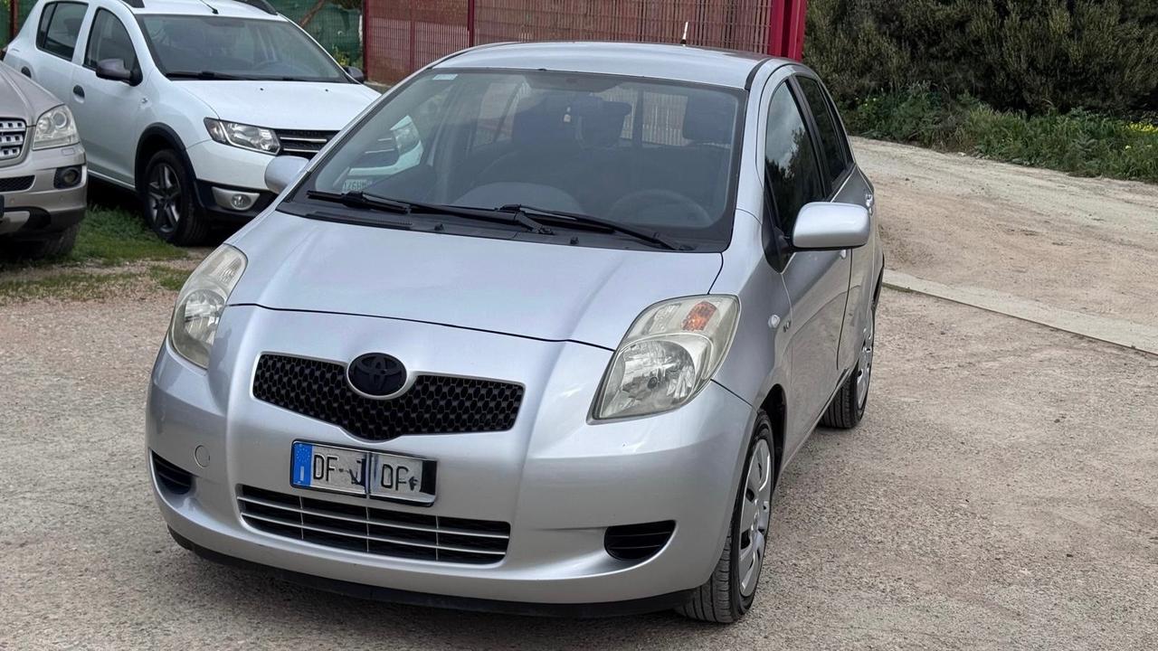 Toyota Yaris 1.4 D-4D 5 porte Sol