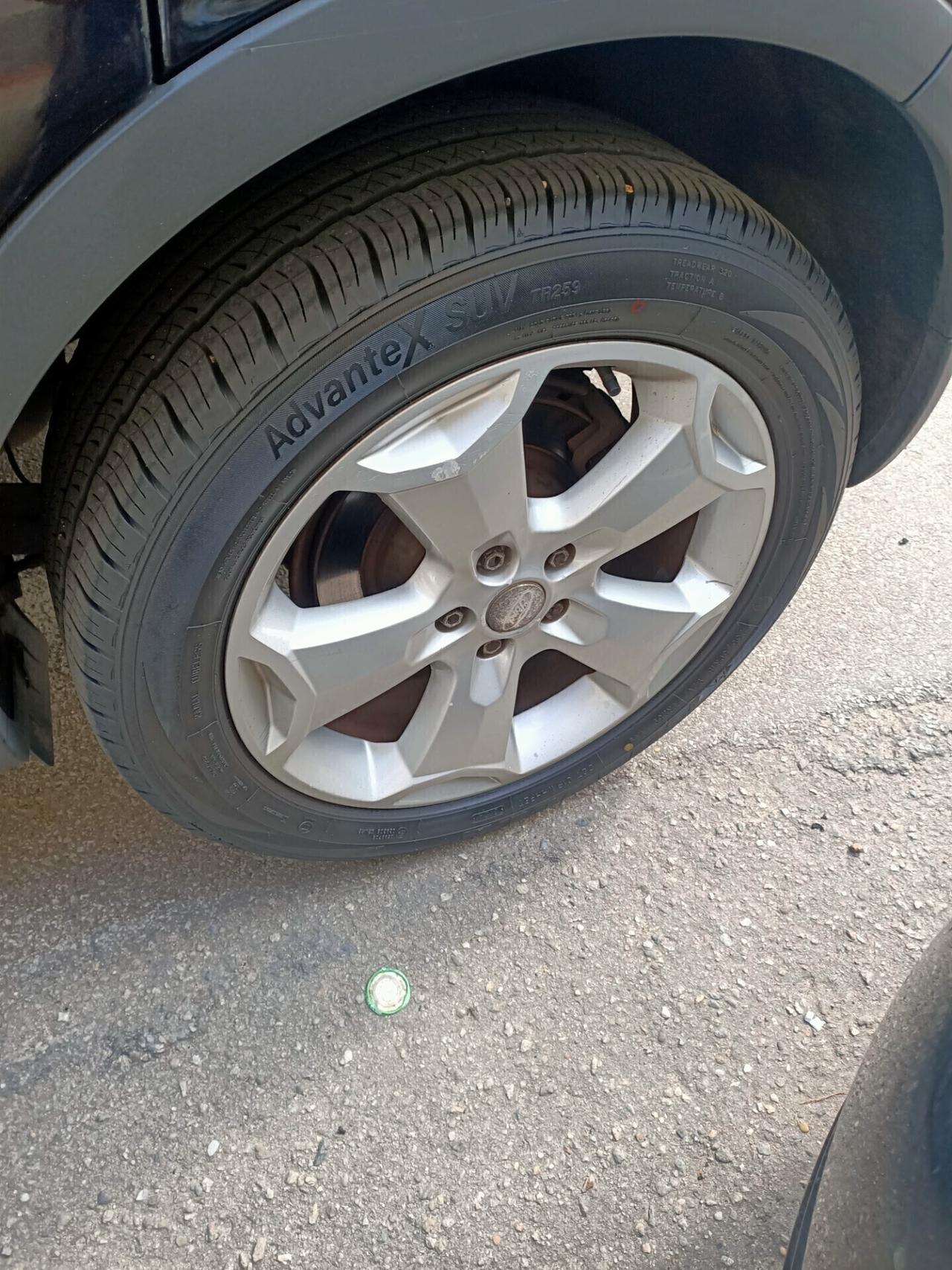 Ford Kuga 2.0 TDCi 136 CV tagliandata con distribuzione effettuata 2009 tetto panoramico