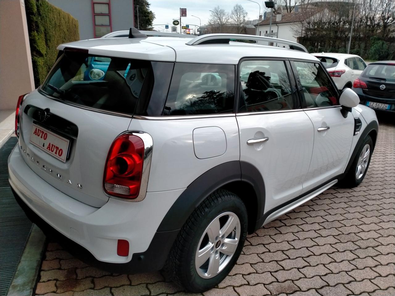 MINI One D COUNTRYMAN 1.5D 116CV AUTOMATICO NAVI / BLACK LINE KM 32000