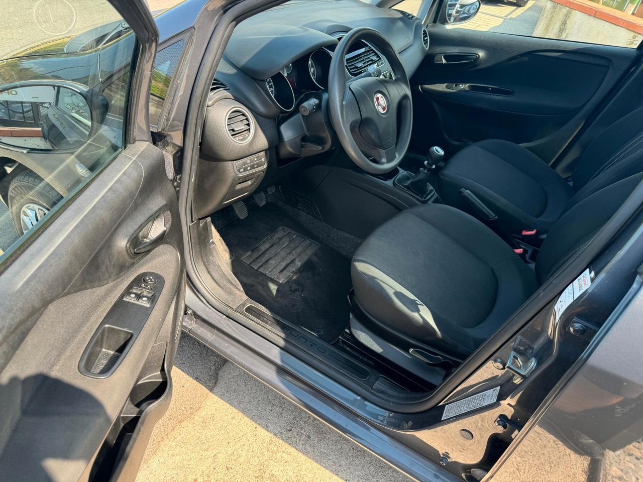 Fiat Punto 1.2 8V 5 porte Street 30,000km
