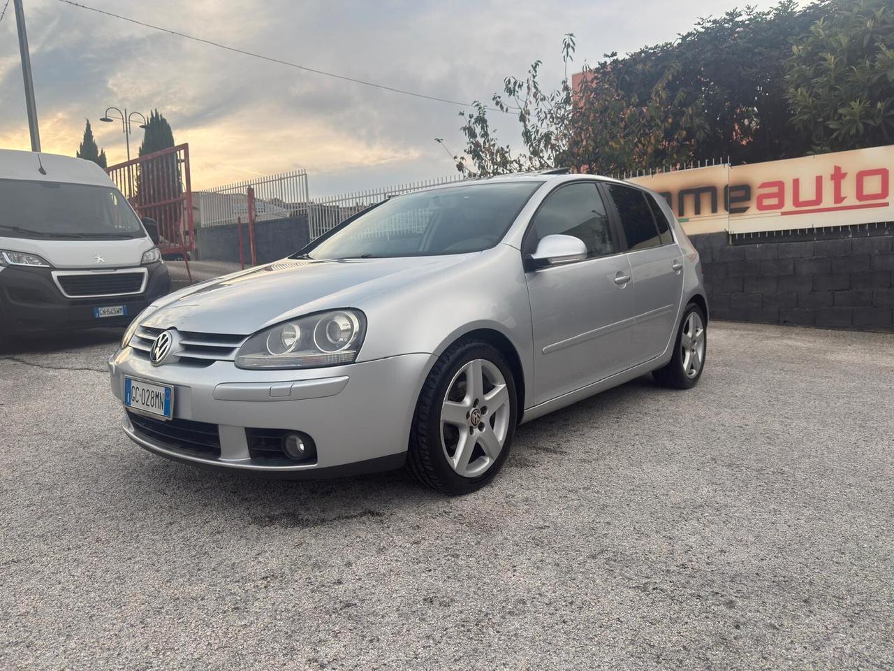 Volkswagen Golf 2.0 16V TDI 5p. Sportline
