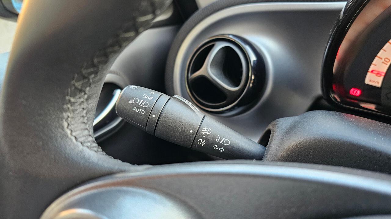 Smart ForFour 90 0.9 Turbo twinamic Passion UNIPRO NAV ANDROID TAGL UFF LED