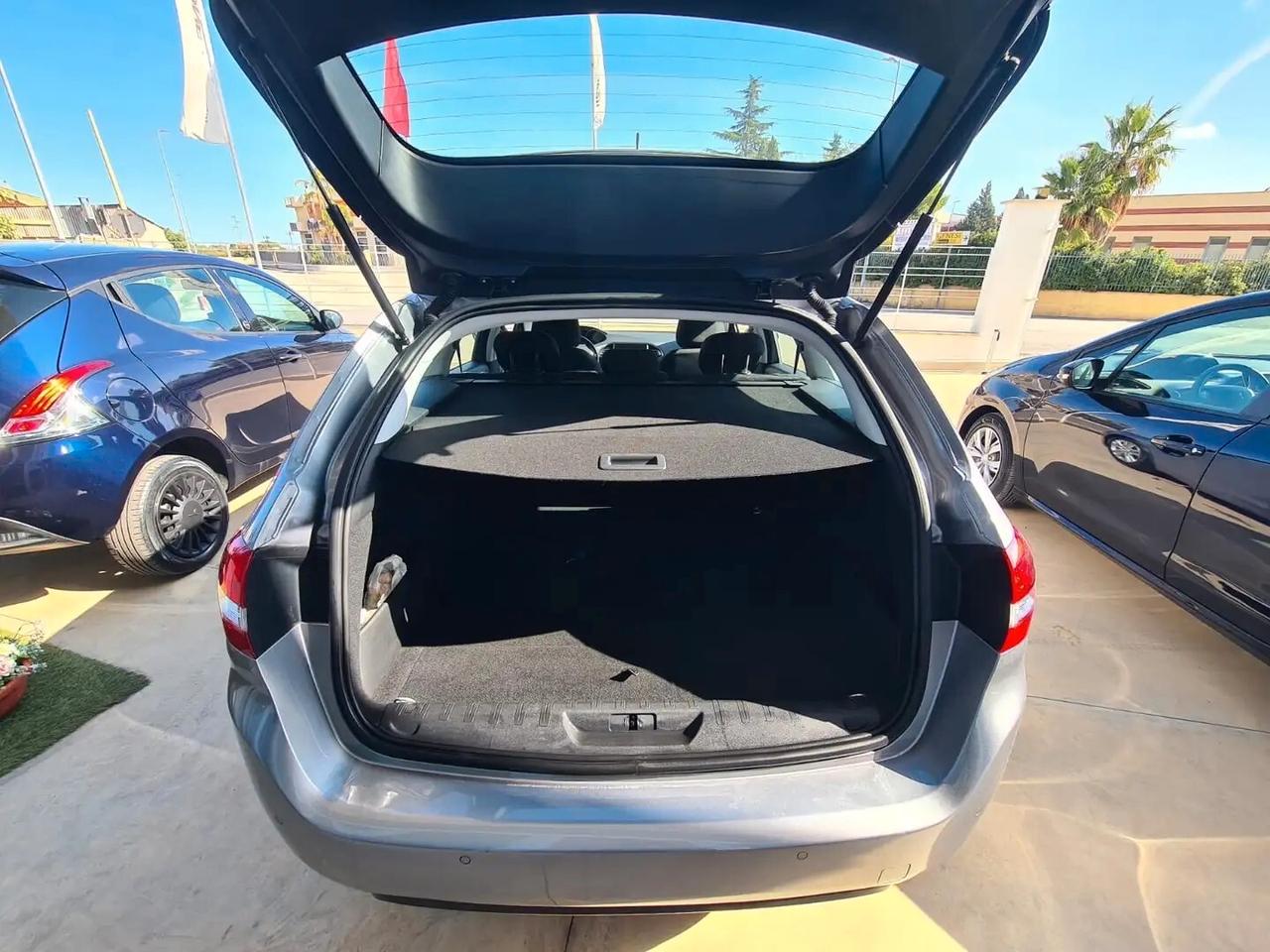 Peugeot 308 BlueHDi 100 S&S Business