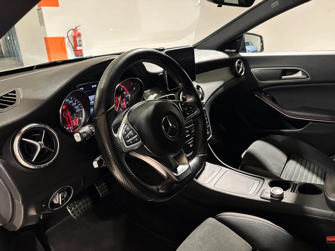 Mercedes-benz CLA 200 d 4Matic Premium AMG-TETTO-UNICOPROP.