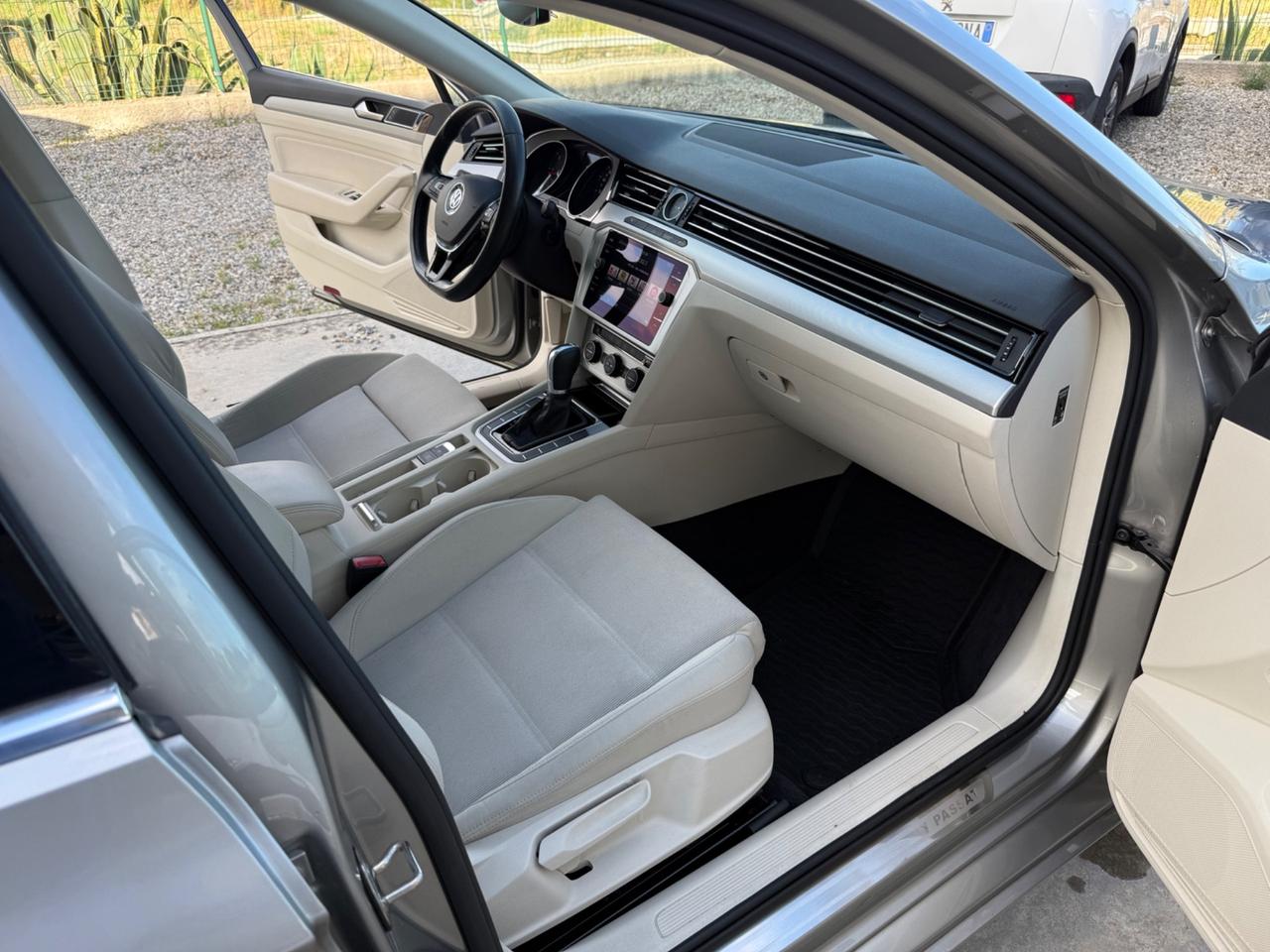 Volkswagen Passat 2.0 TDI SCR DSG Executive BMT
