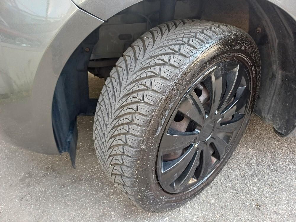 Lancia Ypsilon 1.200 5 Porte Gold
