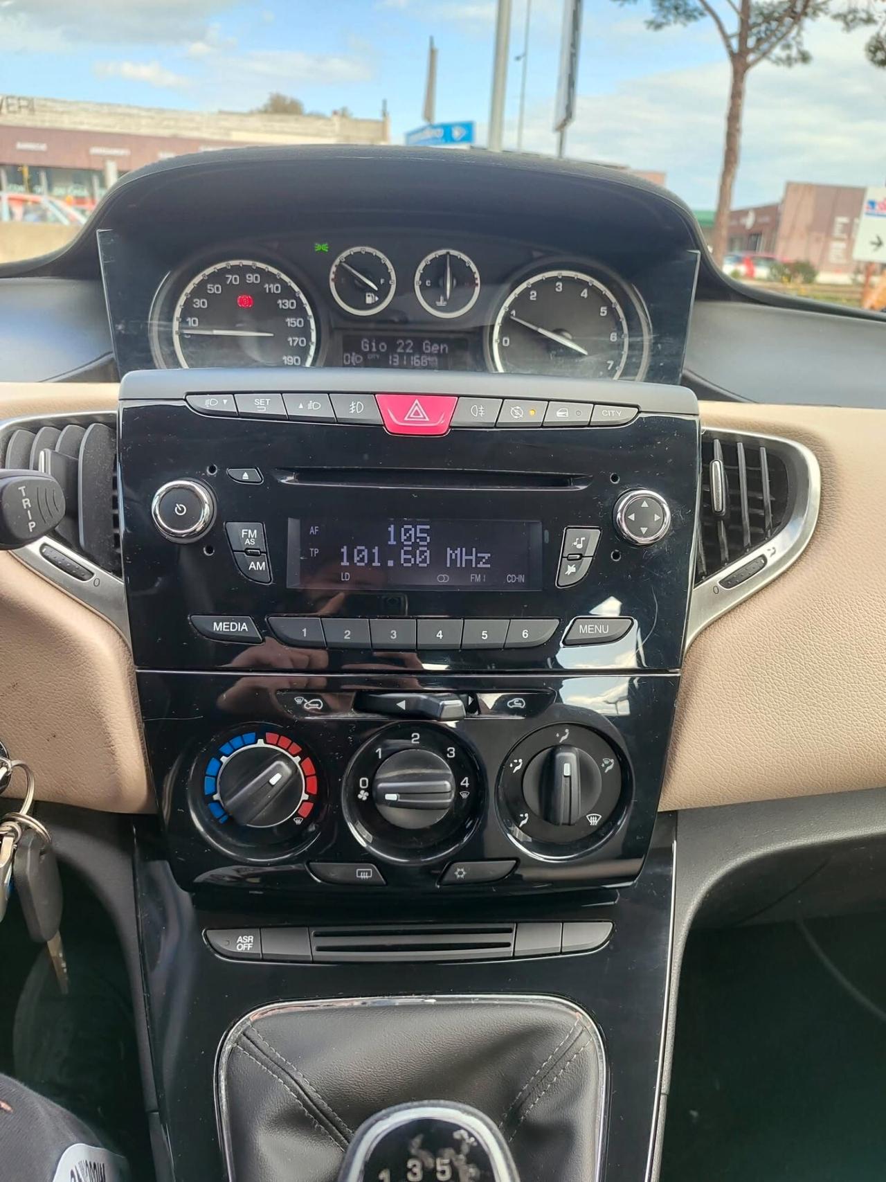 Lancia Ypsilon 1.2 69 CV 5 porte S&S Gold