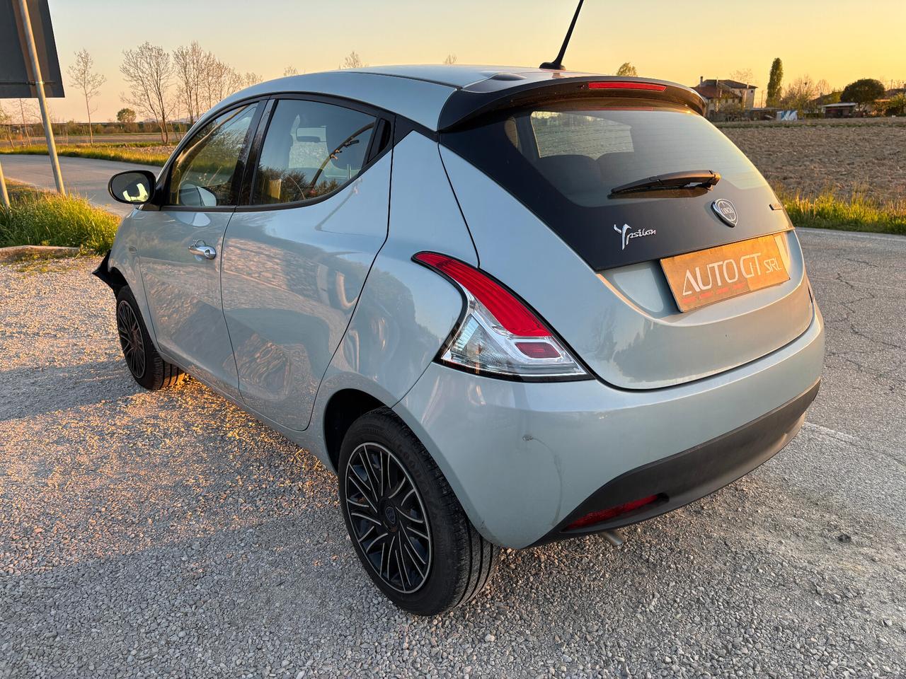 Lancia Ypsilon 1.0 FireFly 5 porte S&S Hybrid Silver Plus