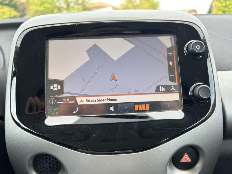Toyota Aygo 1.0 VVT-i 69 CV 5p x-play NAVI + RETROCAMERA