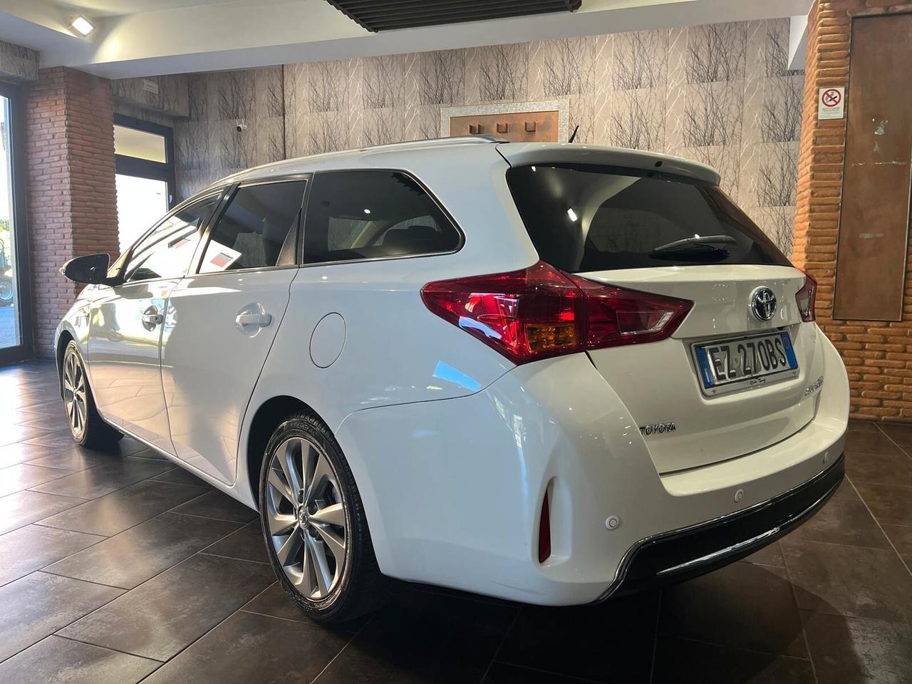 Toyota Auris Touring Sports 1.8 Hybrid Lounge