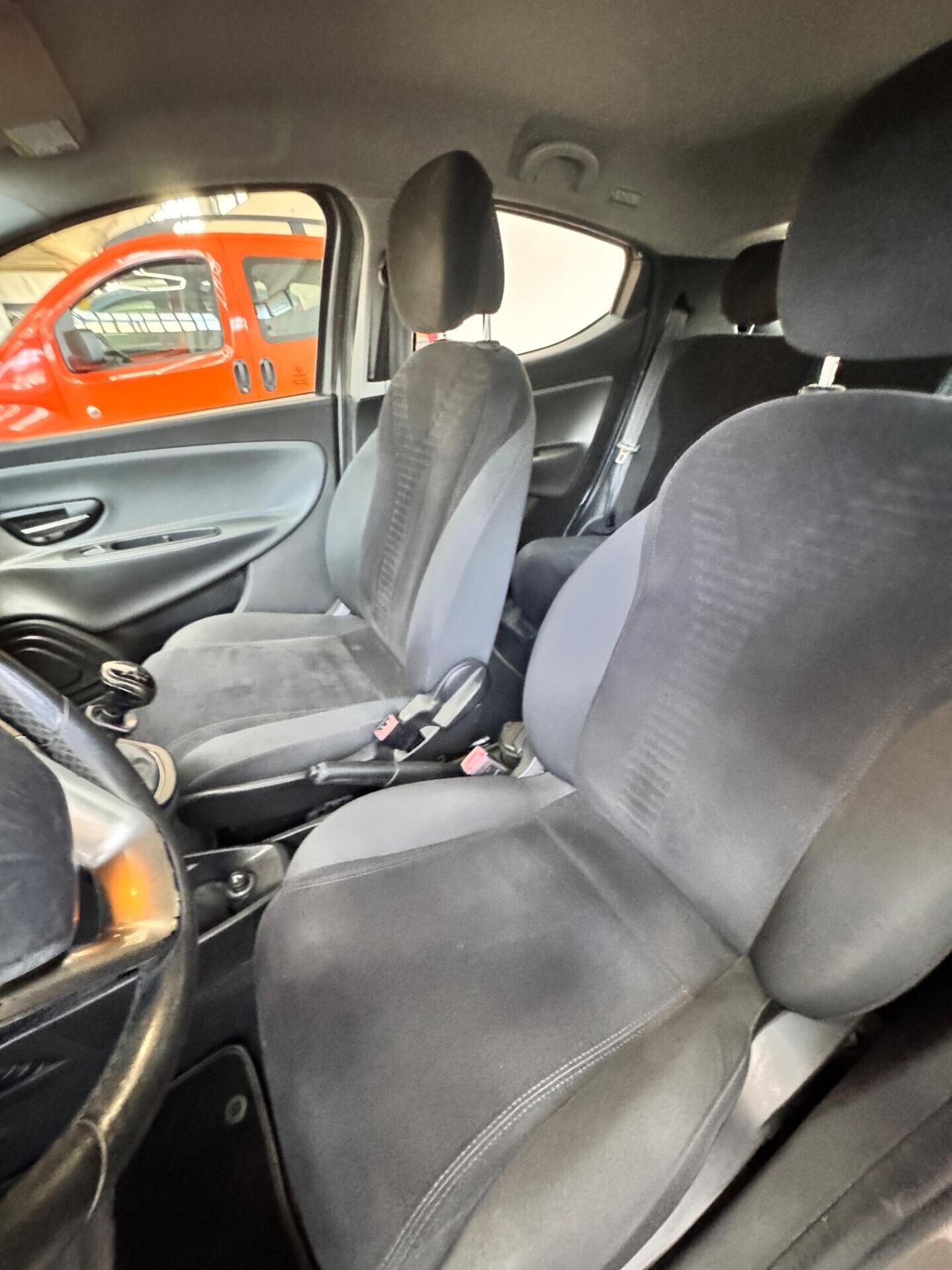 Lancia Ypsilon 1.2 69 CV 5 porte Platinum