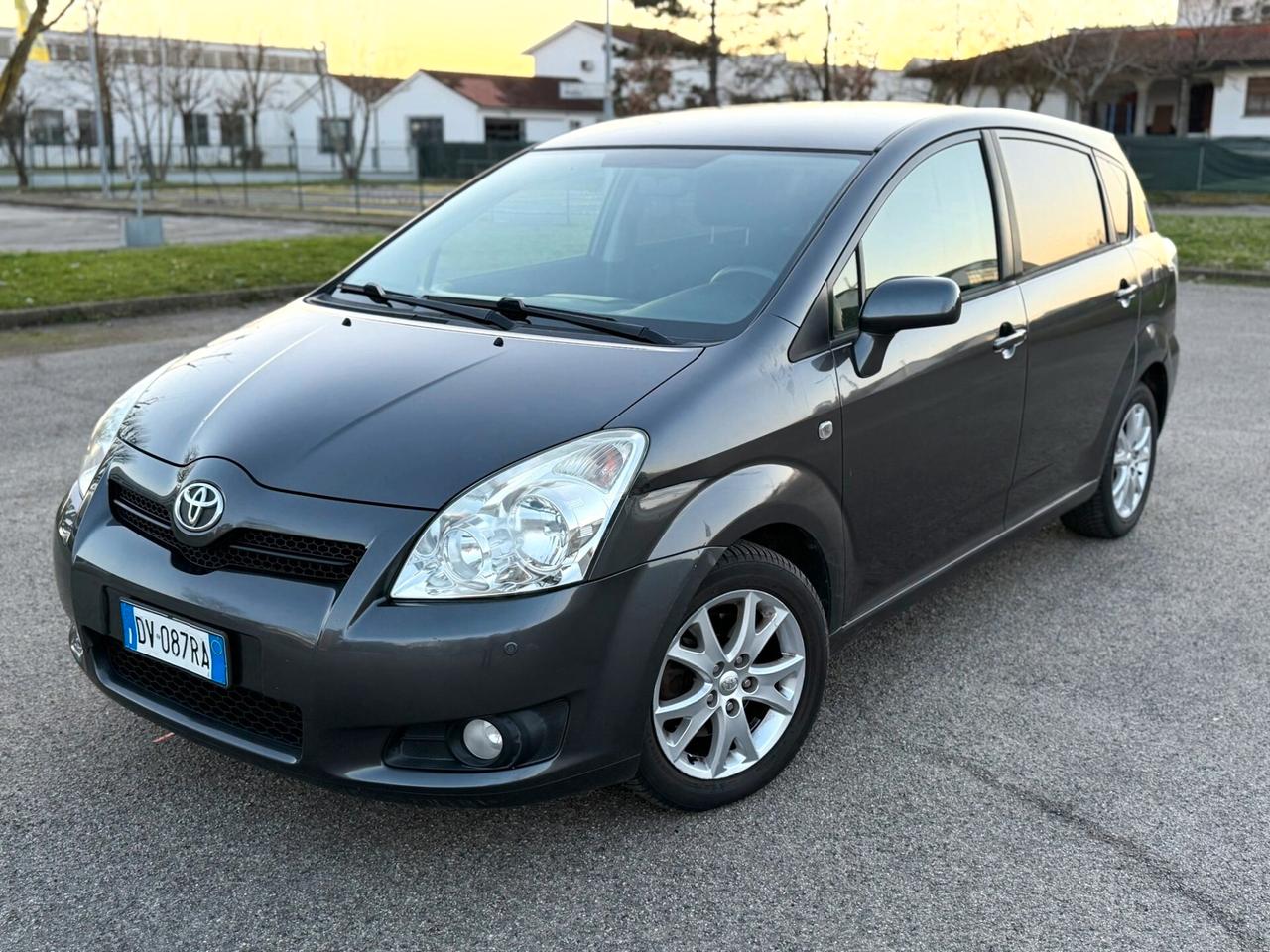 Toyota Corolla Verso 2.2 16V D-4D 7 POSTI