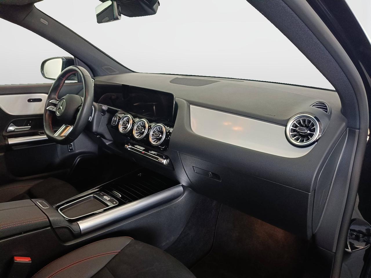 Mercedes-Benz GLA-H247 2023 - GLA 180 d AMG Line Advanced Plus auto