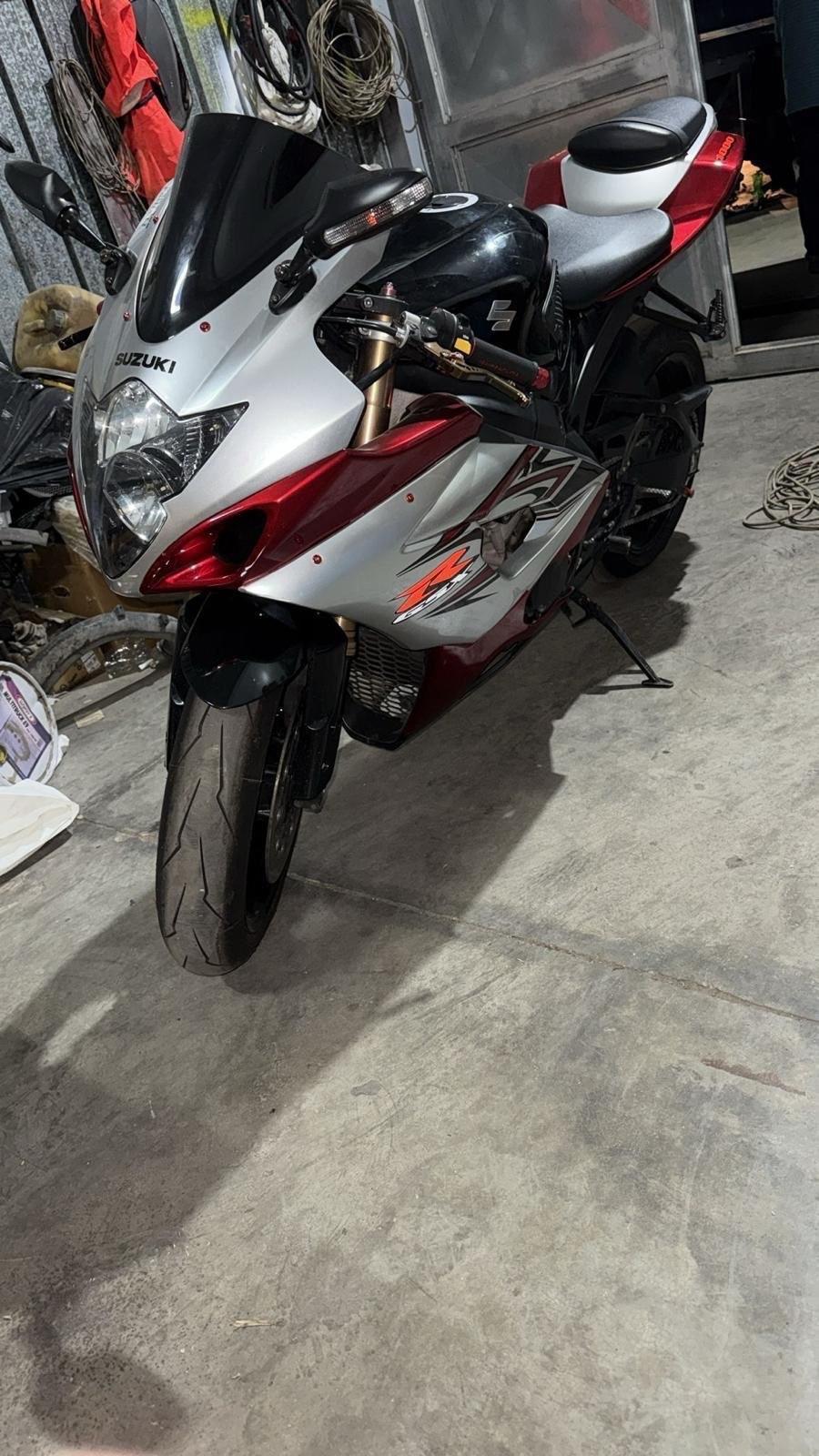 Suzuki GSX R 1000 K6