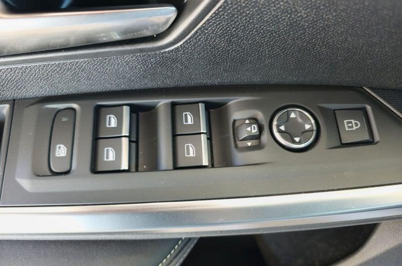 Peugeot 3008 Hybrid 136 GT e-DCS 6