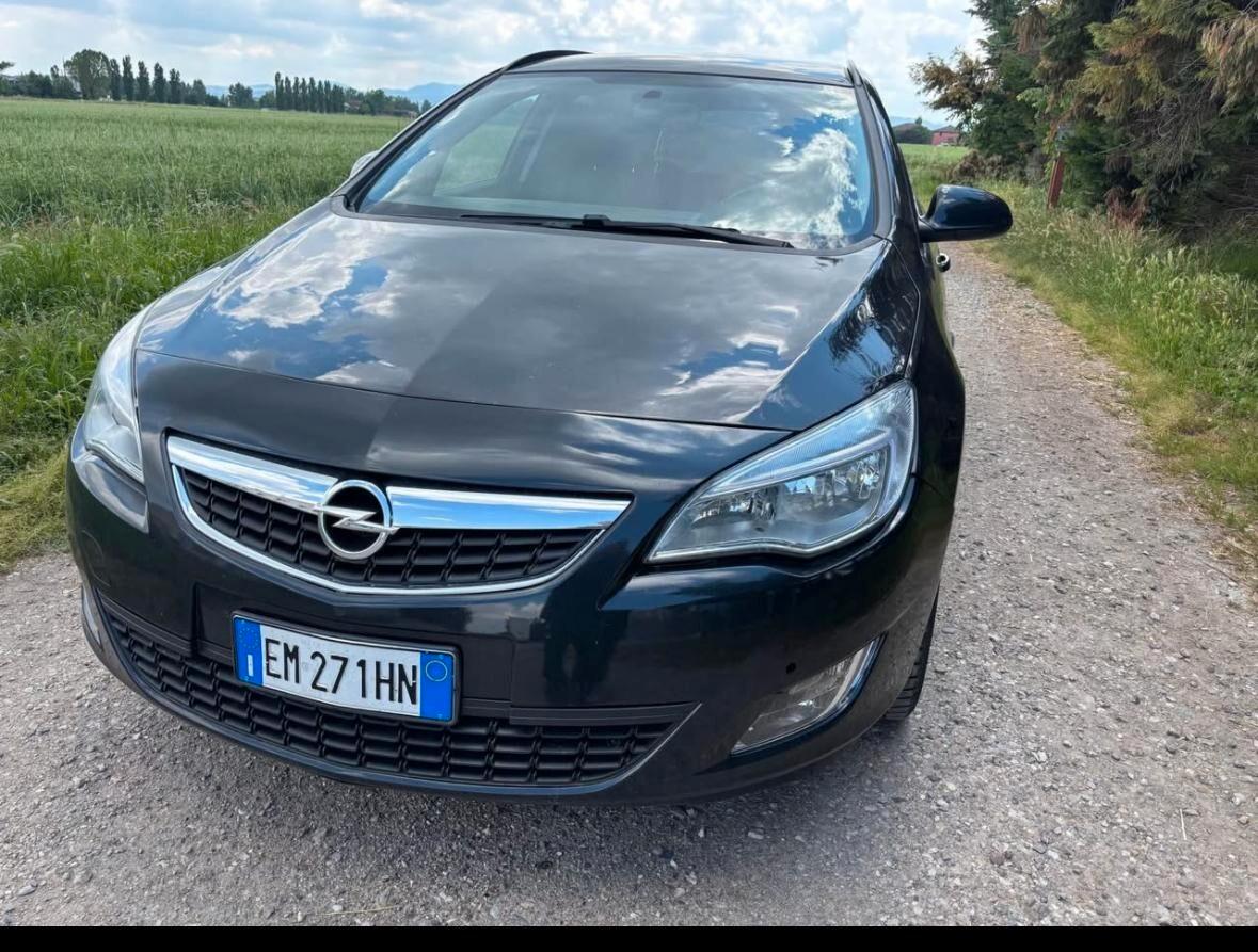 Opel Astra 1.7 CDTI 110CV Sports Tourer Cosmo Fleet